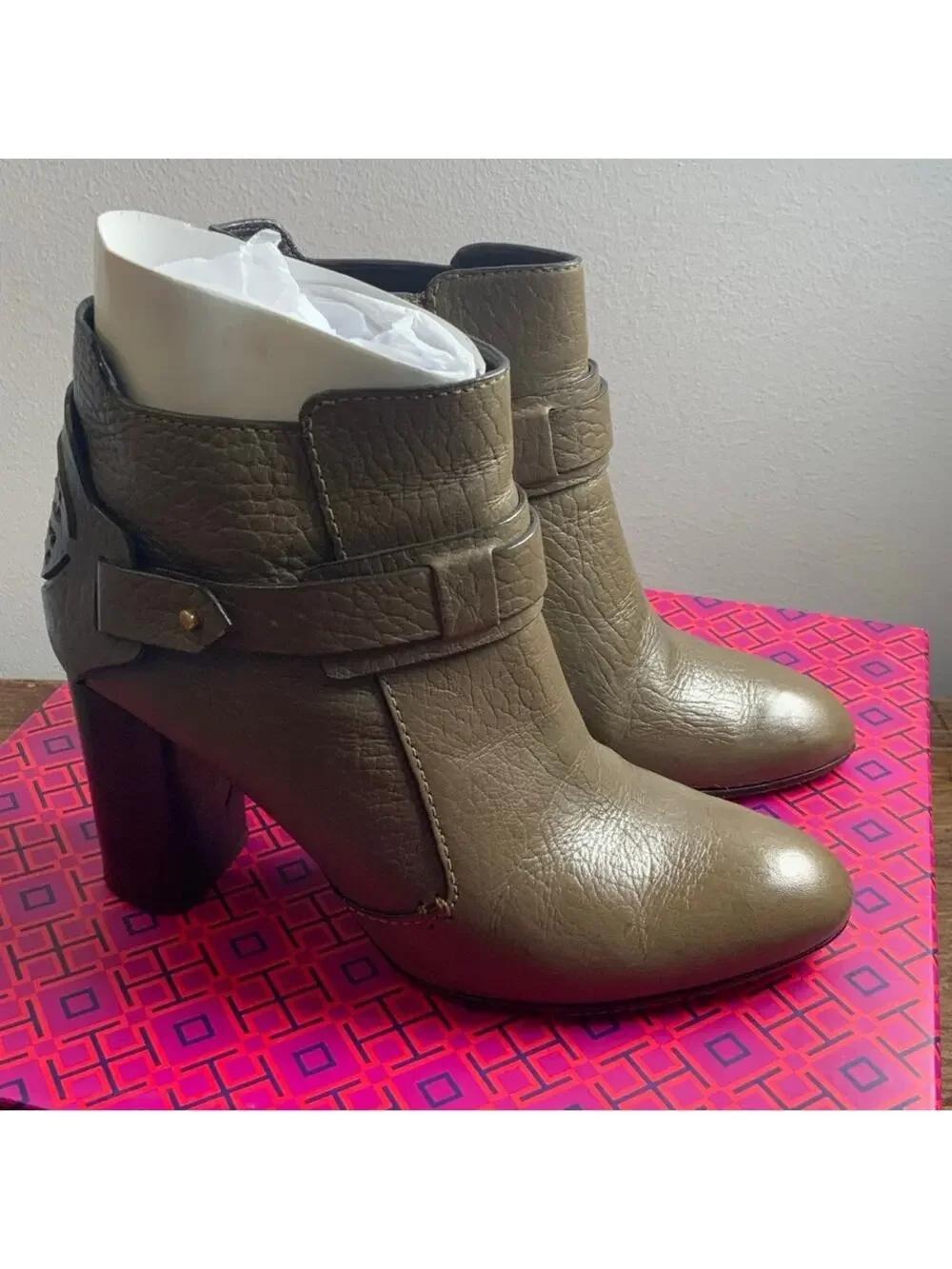 Tory Burch Derby leather ankle booties size 6.5‎